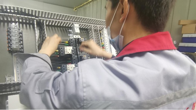 反滲透設(shè)備價格是多少？怎么定制